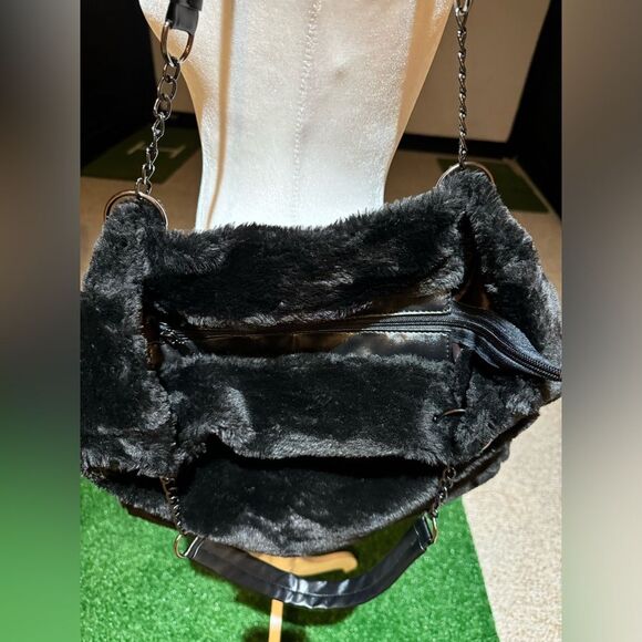 NWOT Chic Faux Rabbit Fur Large Shoulder Bag Purse Color Black - Picture 4 of 8